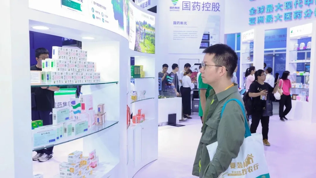 1694140638194080983.jpg 观众4.webp.jpg