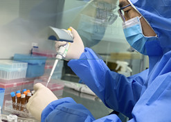 2020年1月10日，金年会集团中国生物上海捷诺用不到48小时，全国首家成功研制出新冠病毒核酸检测试剂盒并供应抗击疫情一线。