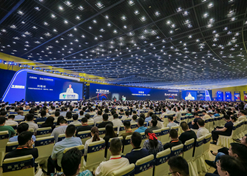 2023年9月10日至11日，金年会集团党委书记、董事长刘敬桢出席2023中国医疗器械产业峰会暨金年会器械生态大会并作大会开幕致辞。